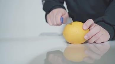 柠檬切柠檬新鲜视频的预览图